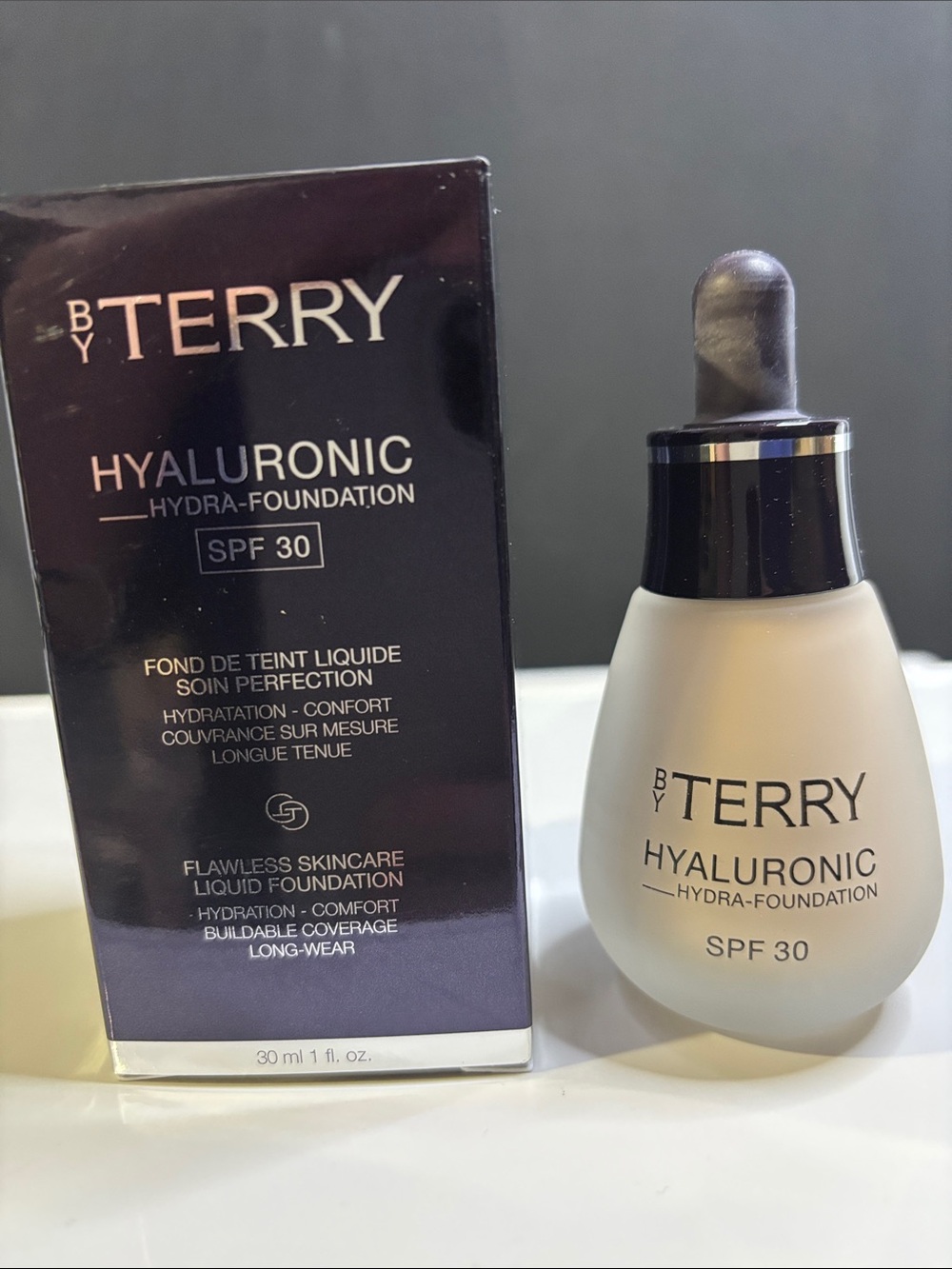 Hyaluronic Hydra-Foundation SPF 30 — 100 Neutral-Fair